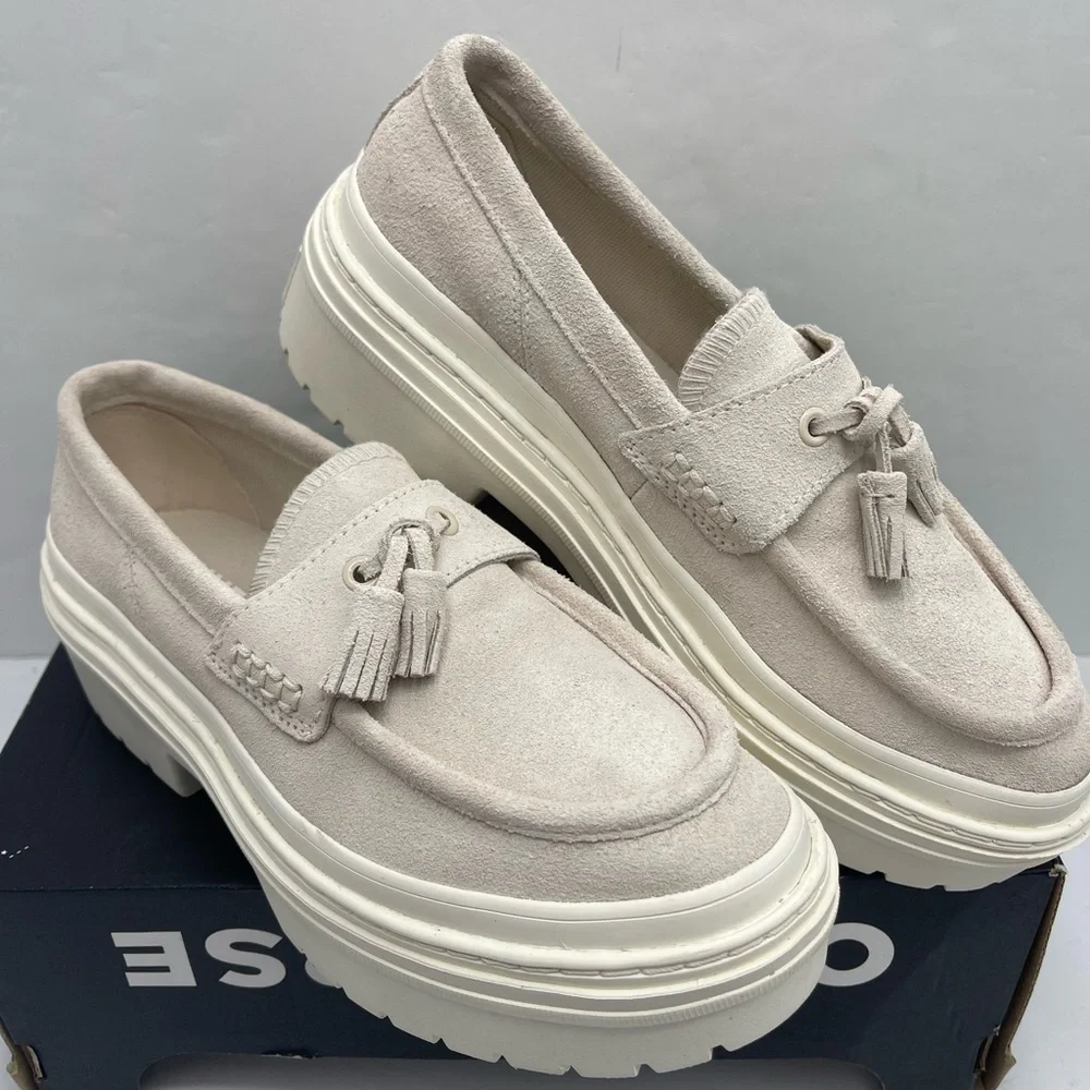 Converse A15553C
CTAS LUGGED HEEL LOAFER OX
LIGHT DUNE/EGRET/LIGHT DUNE Platform - Picture 6 of 16